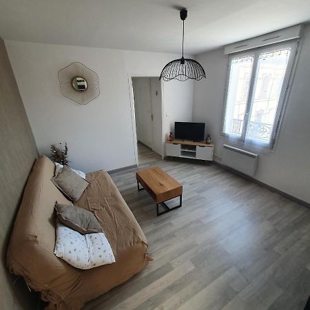 Appartement De La Tour Еперне Екстериор снимка